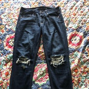 AE Tomgirl distressed jeans